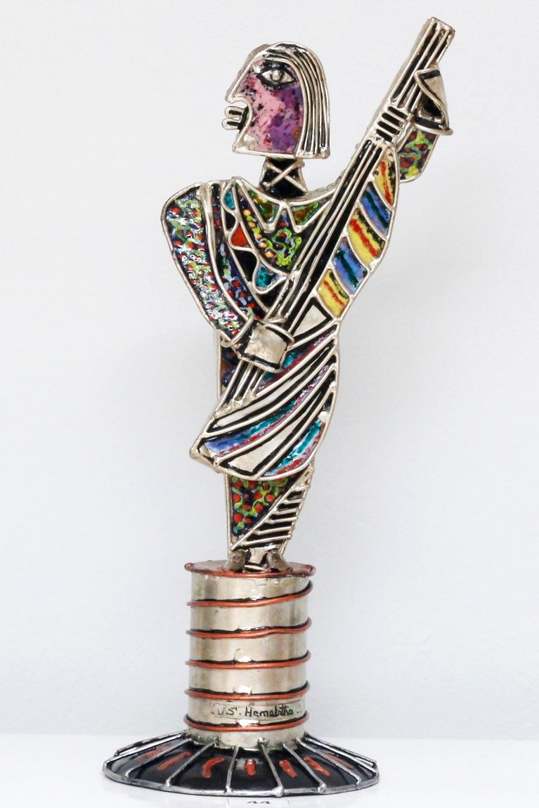 MUSICIAN WITH CHITAR - 18 X 7 Inch